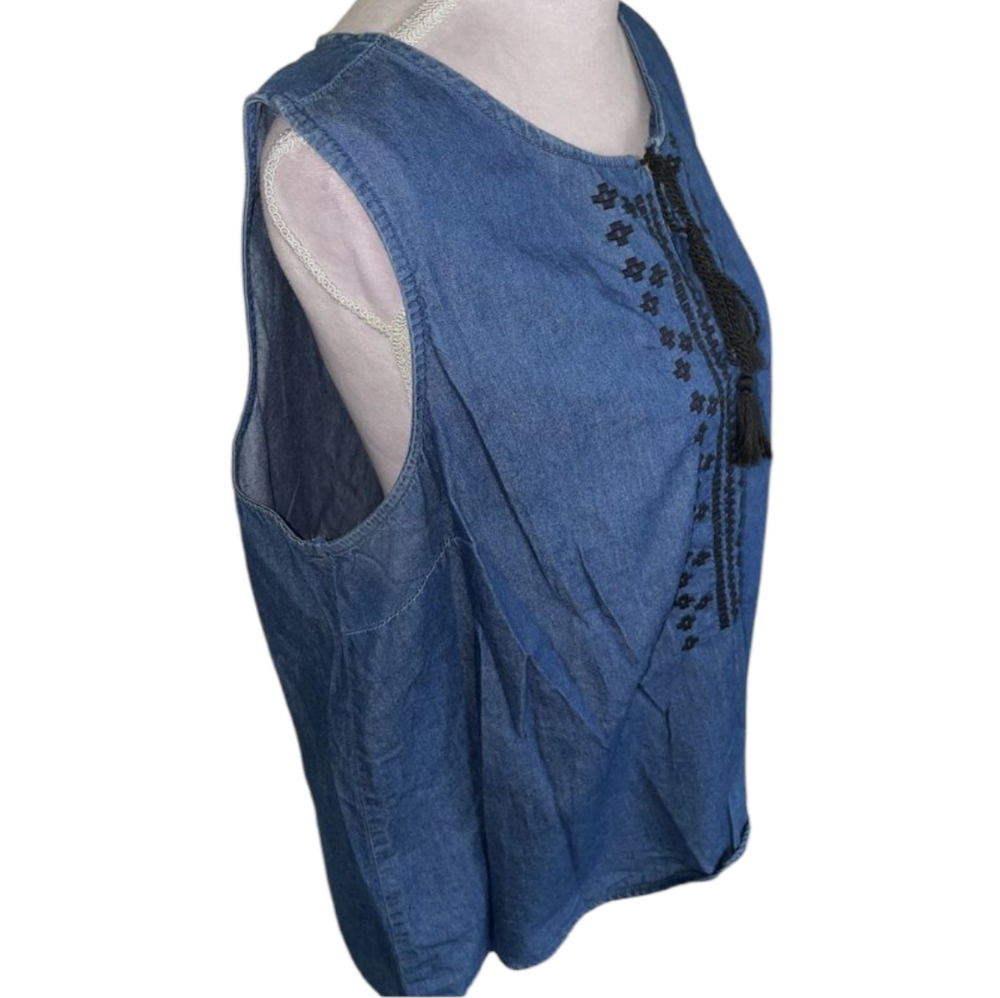 Old Navy Blue Embellished Tie Front Sleeveless Blouse Size 1XL Euc - Picture 9 of 9